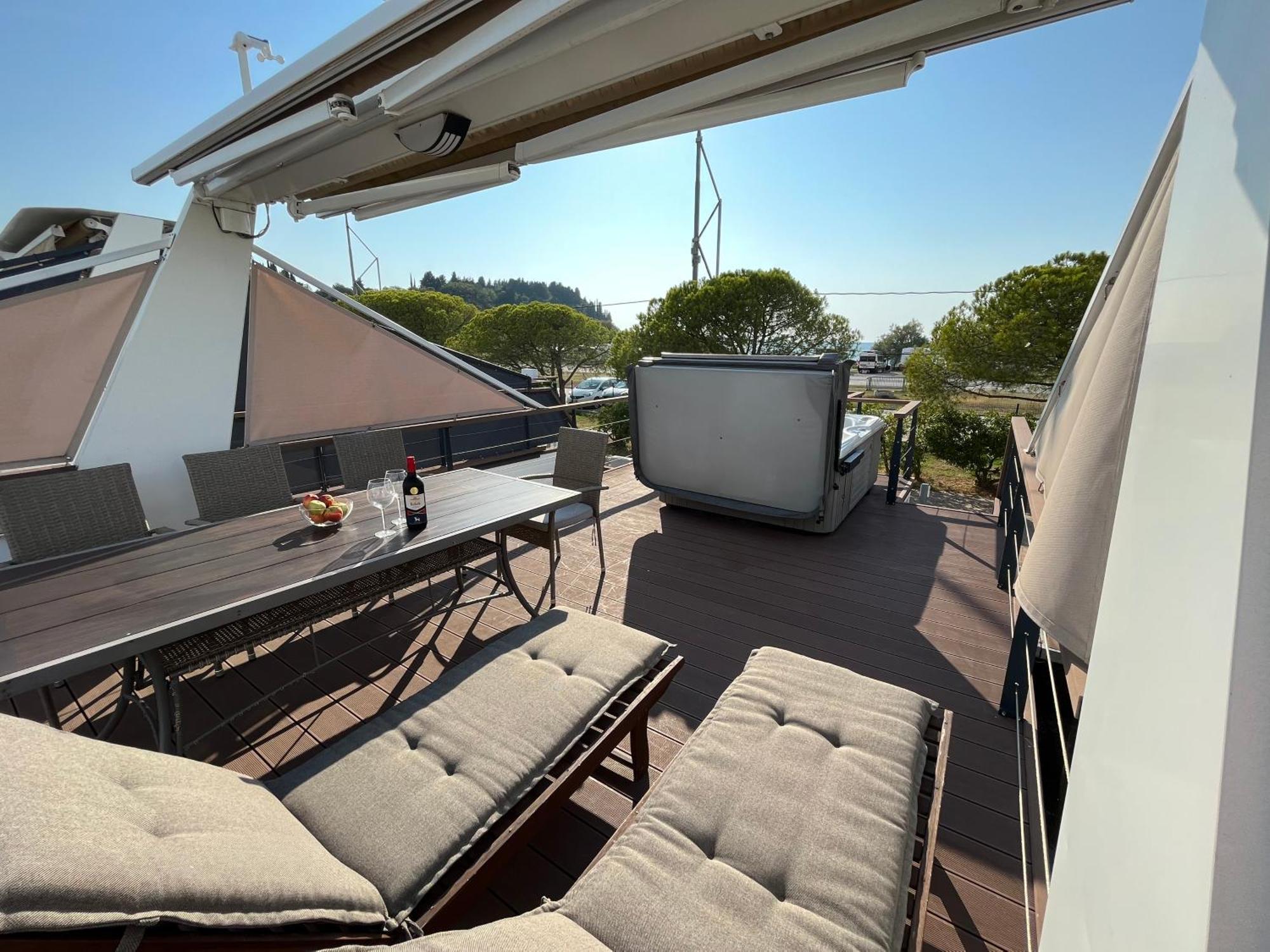 Marina Luxury Houseboat Lace Portoroz Bagian luar foto