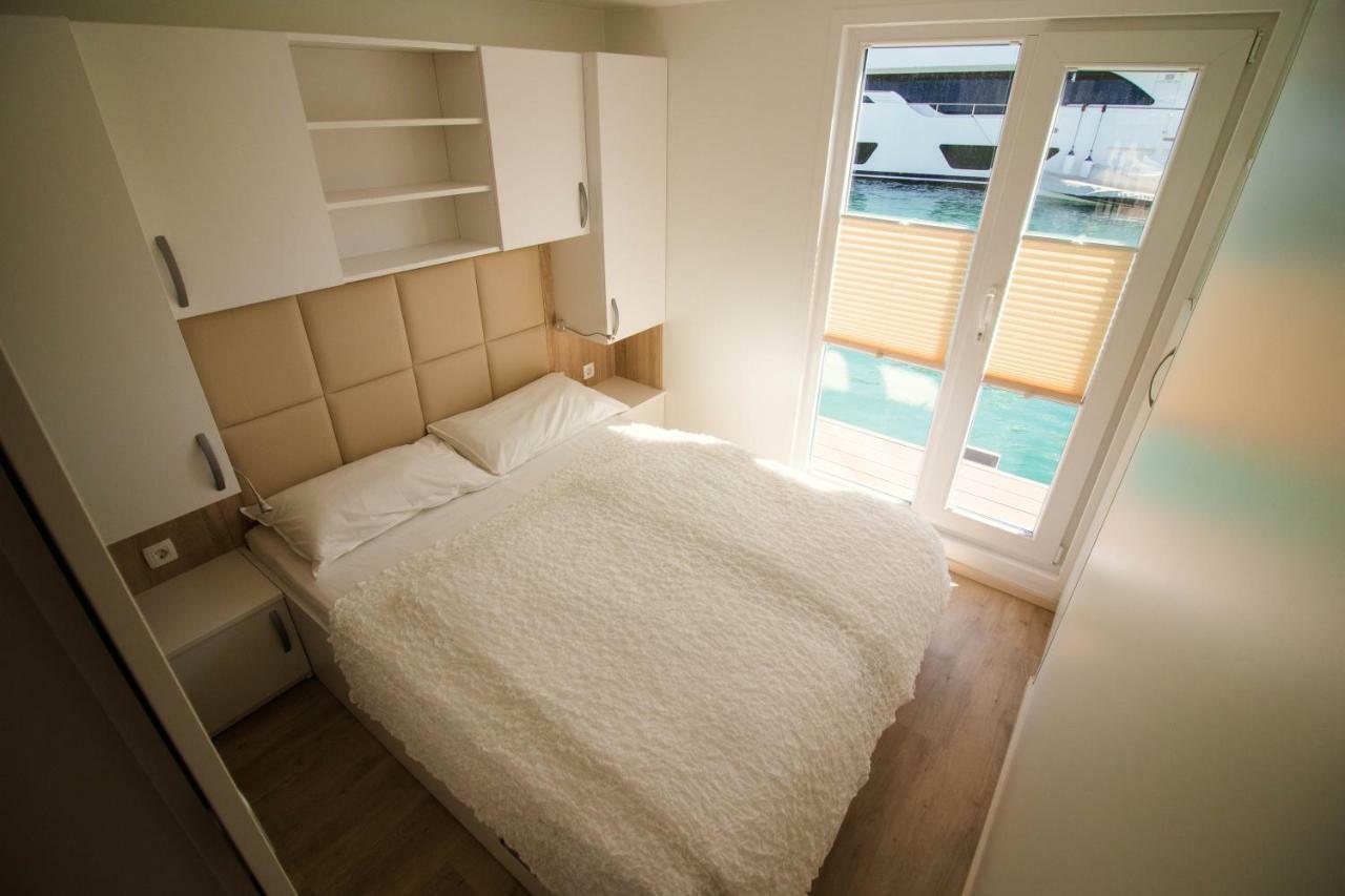 Marina Luxury Houseboat Lace Portoroz Bagian luar foto