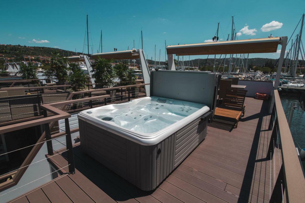 Marina Luxury Houseboat Lace Portoroz Bagian luar foto