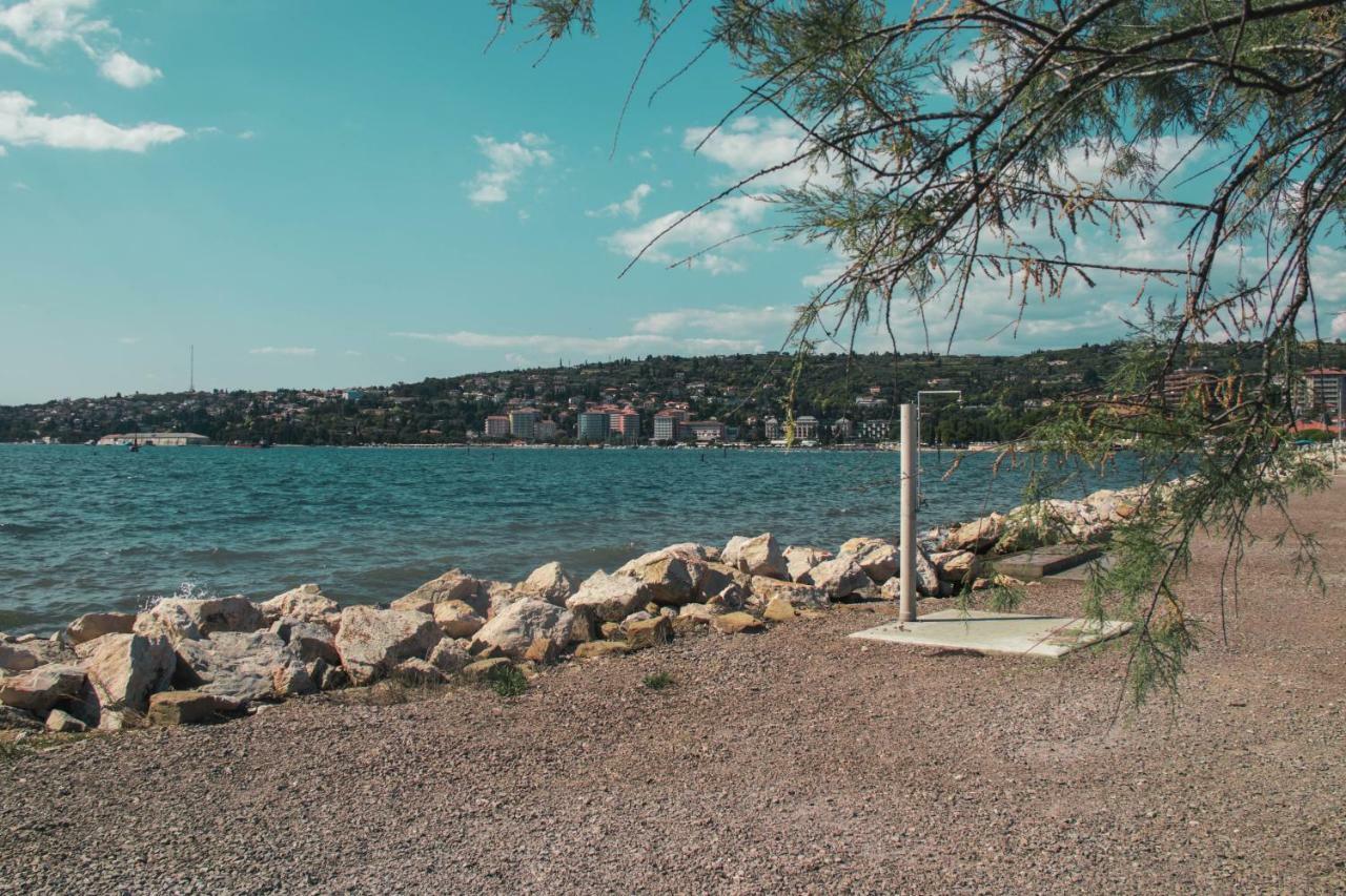 Marina Luxury Houseboat Lace Portoroz Bagian luar foto